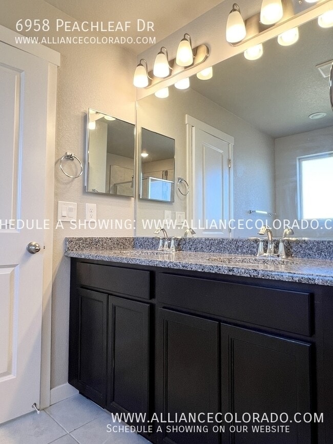 Building Photo - 6958 Peachleaf Dr