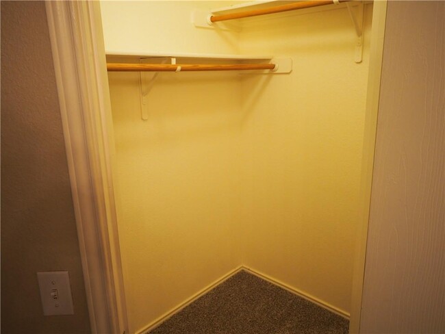 Building Photo - 506 Stewart Dr