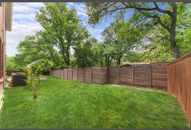 Building Photo - 1801 Sharpsbury Dr