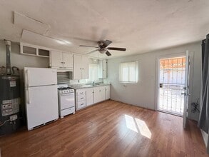 Building Photo - 208 Chama St NE