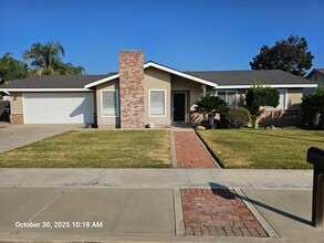 Building Photo - 1326 E Chapman Ave