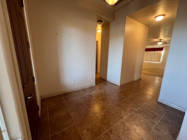 Building Photo - Primrose Pointe