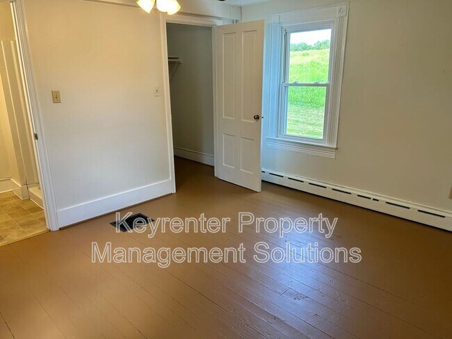 Building Photo - 209 Tanner Ln