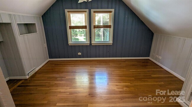 Building Photo - 1507 Woodland Dr