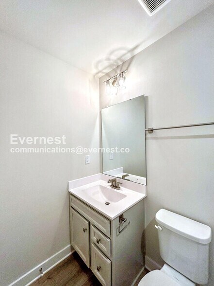 Building Photo - 12112 Calgary Lp