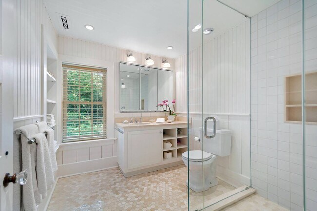 Building Photo - 219 Quimby Ln