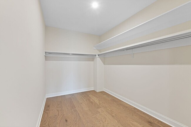 Building Photo - 5233 Highpointe Lakes Dr