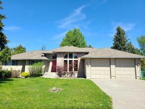 Building Photo - $3,250- 5 Bed / 3 Bath Beautiful Home in Upper South Hill