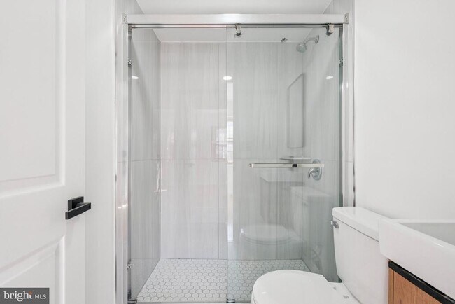 Building Photo - 1223 Spruce St