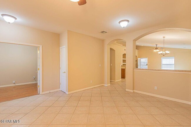Building Photo - 14316 Desert Shadow Dr