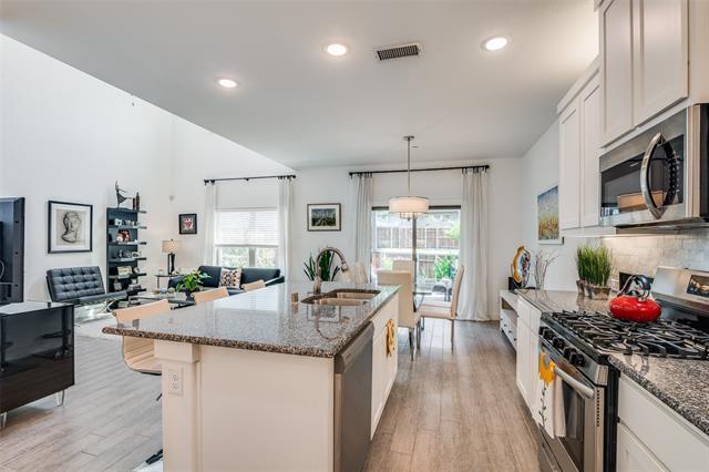 Building Photo - 2724 Splendor Ln