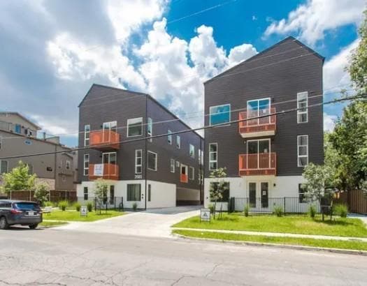 Building Photo - 4001 Roseland Ave