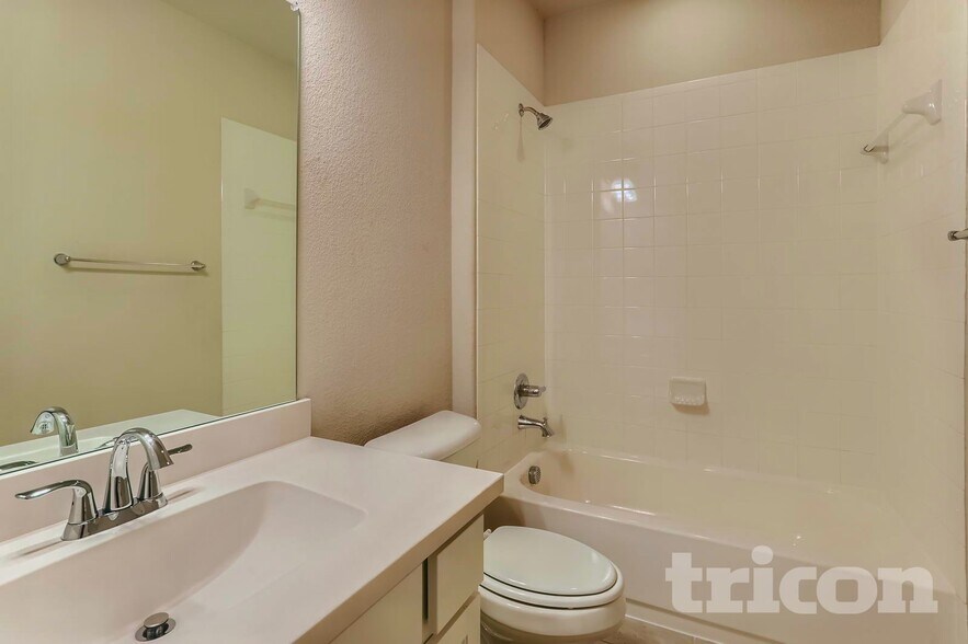 Building Photo - 401 Winehart St