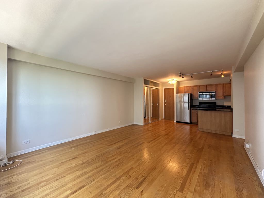 Building Photo - 4180 N Marine Dr