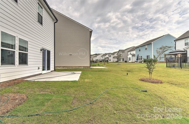 Building Photo - 561 Scotch Meadows Loop