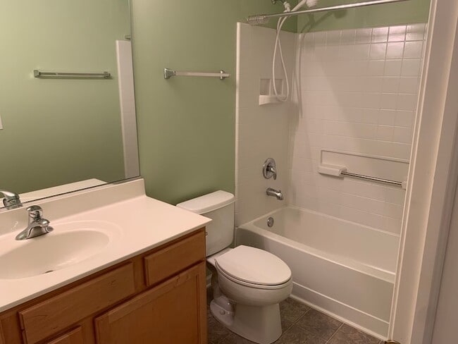 Building Photo - 929 Summit Creek Dr