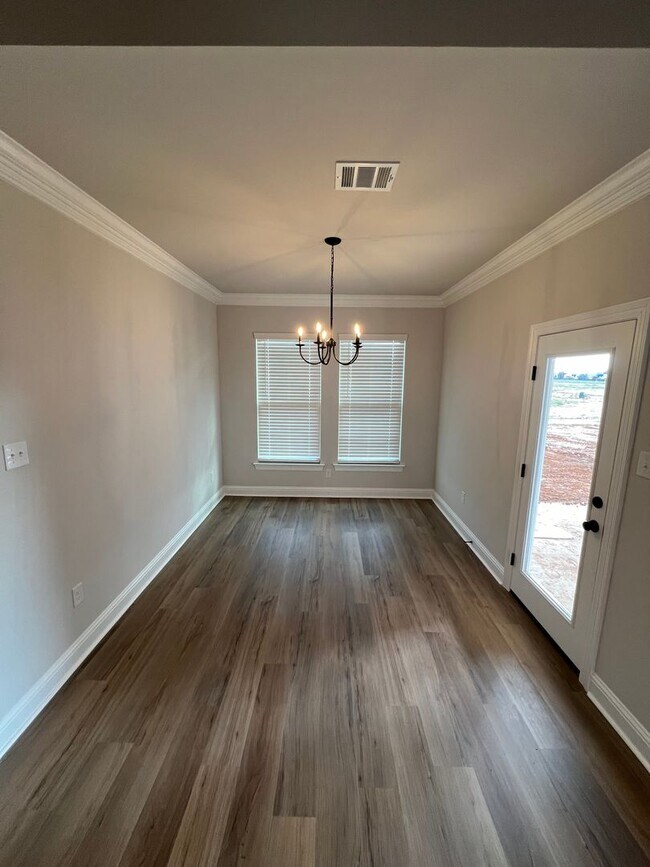 Building Photo - 17 Venecia Ct