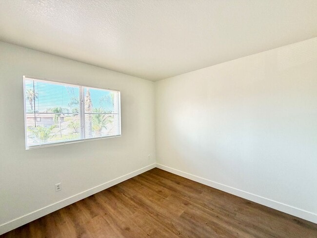 Building Photo - 4 Bedroom 3 Bathroom Cul-de-sac Home with Huge Backyard