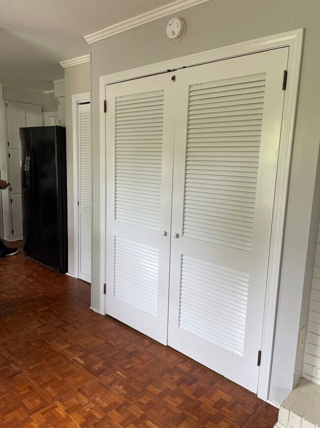 Building Photo - 4 Bedroom 2.5 Ranch Located Near Wade Hampton Boulevard!!