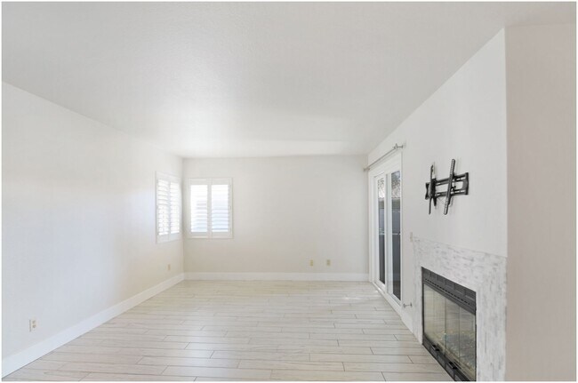 Building Photo - 2 Bedroom Dana Point Condo!