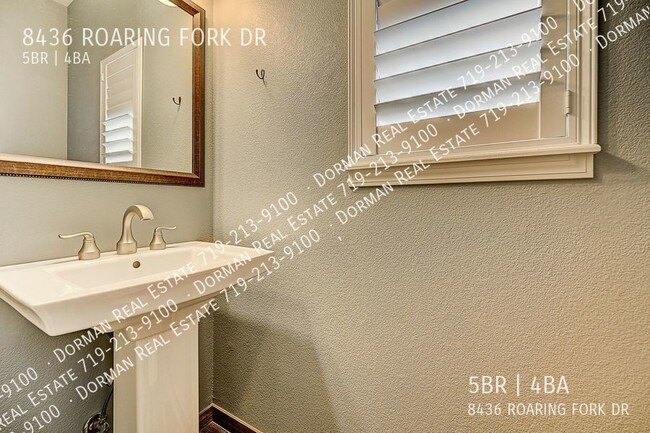 Building Photo - 8436 Roaring Fork Dr