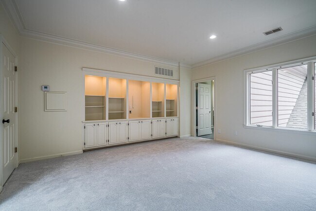 Building Photo - 482 E Racquet Club Pl