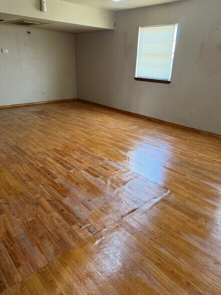 Building Photo - 750 Bonham St