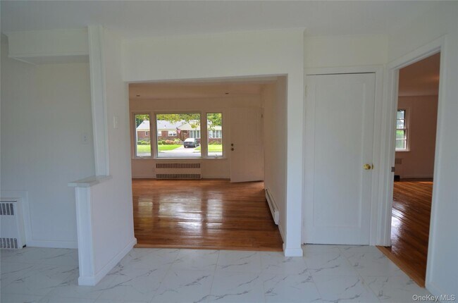 Building Photo - 771 Maple Pl