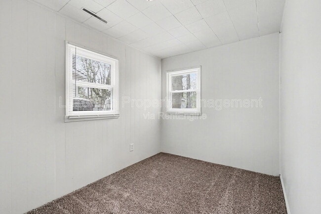 Building Photo - 2321 Hazel Ave