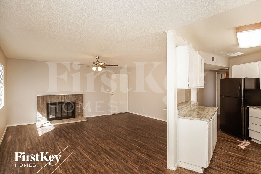 Building Photo - 5260 Saratoga Dr