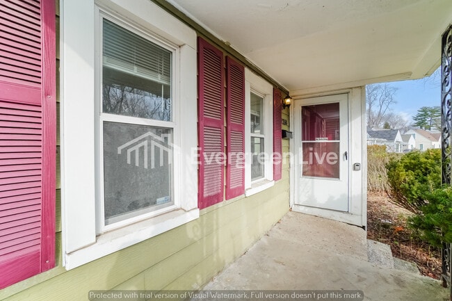 Building Photo - 2358 Meredith Dr