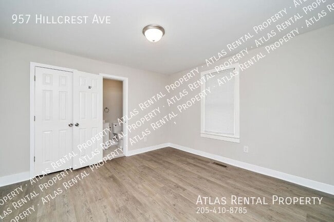 Building Photo - 957 Hillcrest Ave