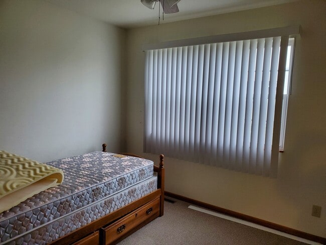Building Photo - 709 Burgess Dr