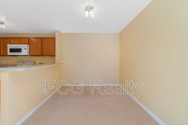 Building Photo - 6052 Westgate Dr