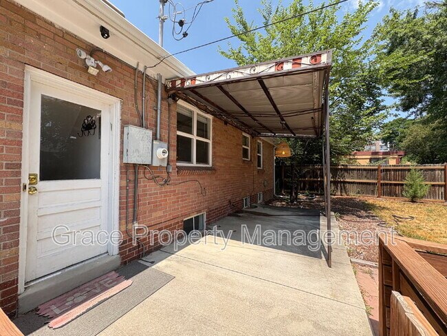 Building Photo - 2240 S Clermont St