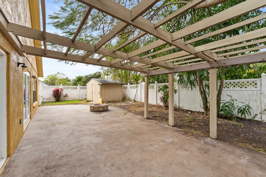 Building Photo - 11944 Cheltinham Dr