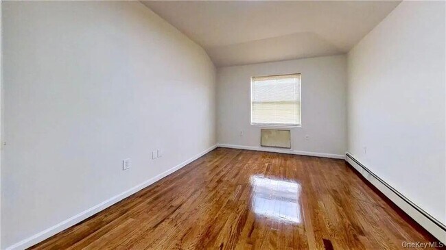 Building Photo - 24-07 Brookhaven Ave