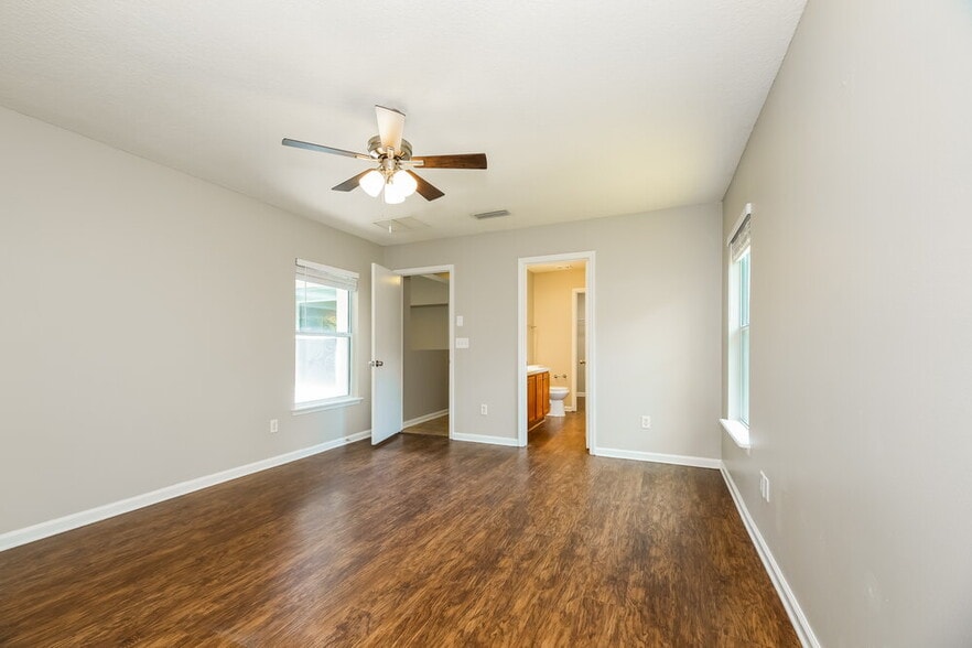 Building Photo - 12616 Pine Marsh Way