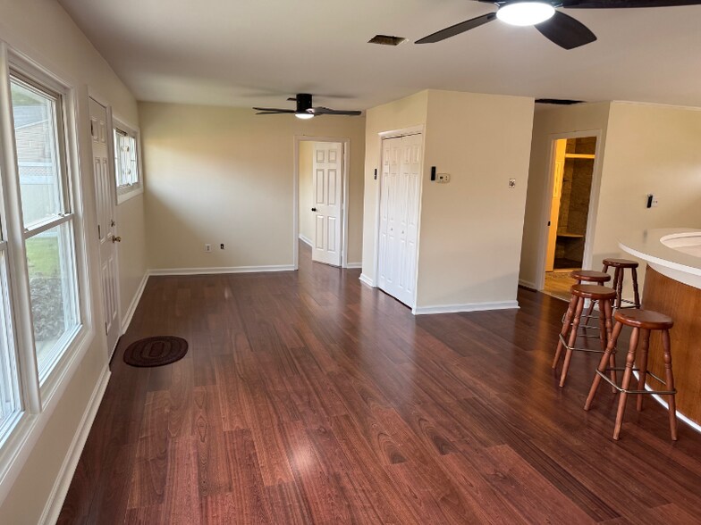 Building Photo - 82 Indian Creek Dr
