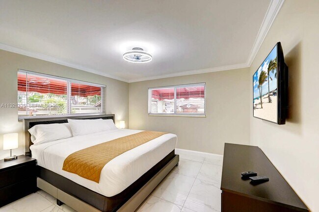 Building Photo - 1020 N 13th Terrace