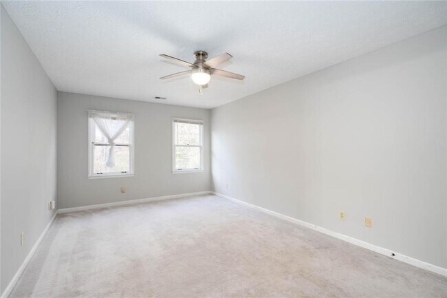 Building Photo - 1049 Seven Springs Cir NE