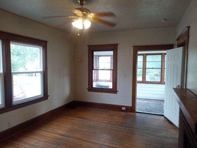 Building Photo - 1525 Kelsey Ave