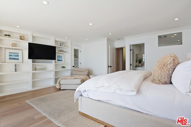 Building Photo - 11874 S Beach Club Way