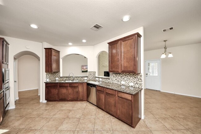 Building Photo - 5038 Gold Haven Dr