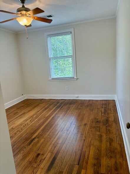 Building Photo - 120 Corbin Ave