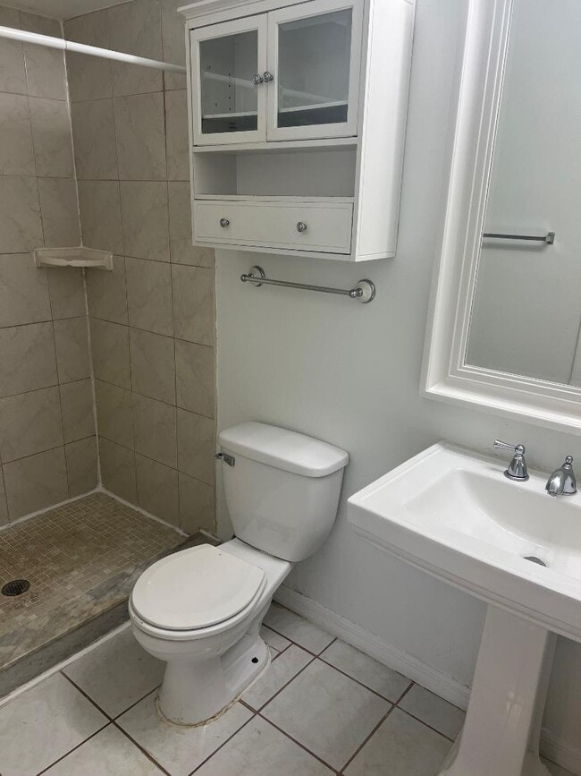 Building Photo - 12332 Villager Ct