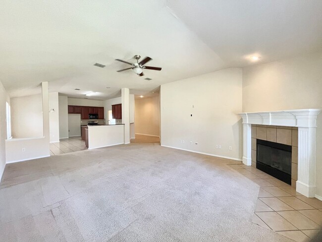 Building Photo - 4 Bedroom 1 story Duncanville ISD