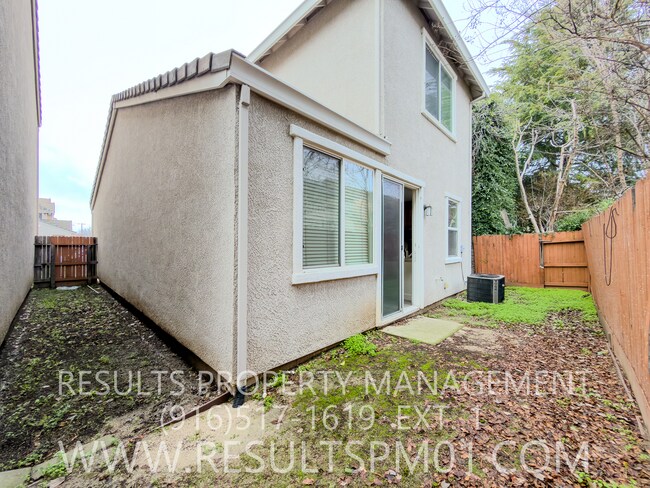 Building Photo - Gorgeous 3 Bedroom Home! A Must See!