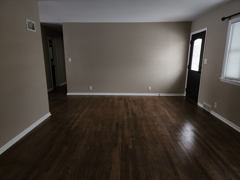 Building Photo - 1702 Clark Ave