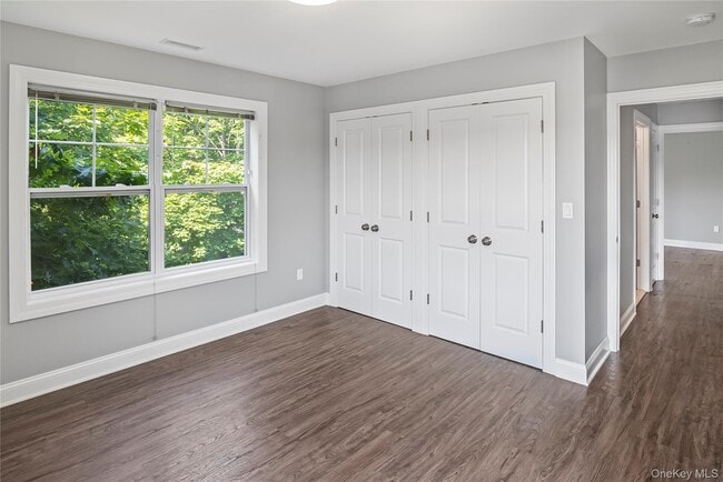 Building Photo - 17 N William St